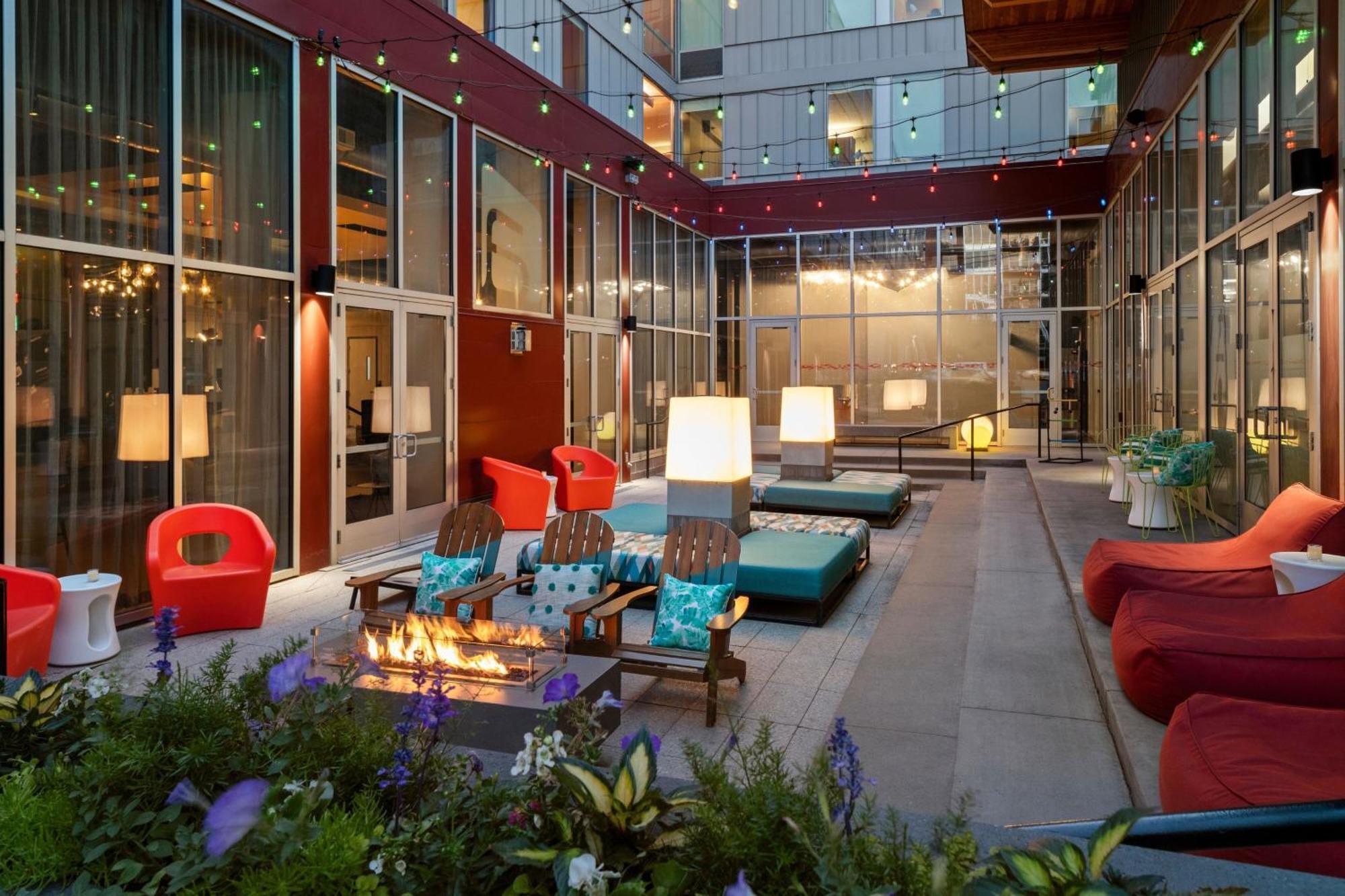 Aloft Minneapolis Bagian luar foto